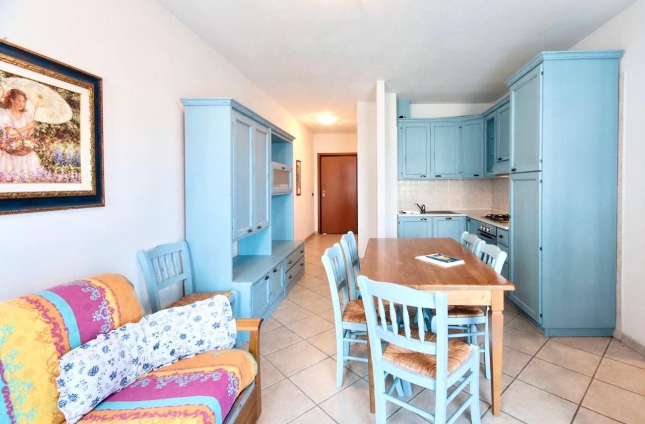 Isa-Apartments 4 Beds In Residence With Swimming-Pool In San Vincenzo, Just 600 Meters From The Sea Extérieur photo
